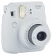 Instax Mini 9 "Smoky White Calendar Pack" : Appareil instantané Blanc cendré + 1 monopack mini (10v) + 1 feutre Instax + 1 calen