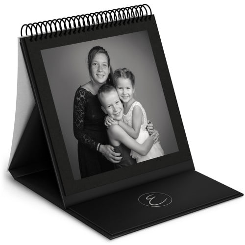 Album chevalet - 48 pages noires (24 feuillets) 24x24cm - Vernis 3D