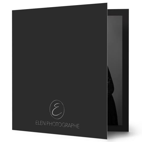 350g satiné  - Impression noire 1ère et 4ème de couverture avec Vernis 3D et encoches