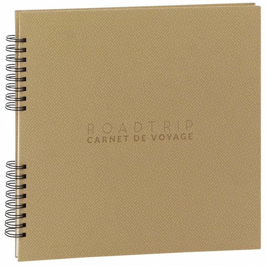 série Madagascar ''Carnet de Voyage'' - 300 vues - 30 feuillets noirs - Format carré 34,7x32,5cm - Couverture rigide